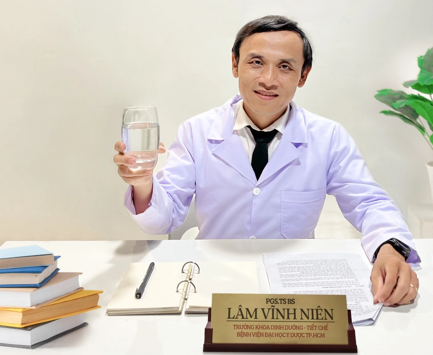 Báo THANHNIEN đưa tin | PGS.TS.BS. Lâm Vĩnh Niên chia sẻ giải pháp sống khỏe từ nước uống hàng ngày